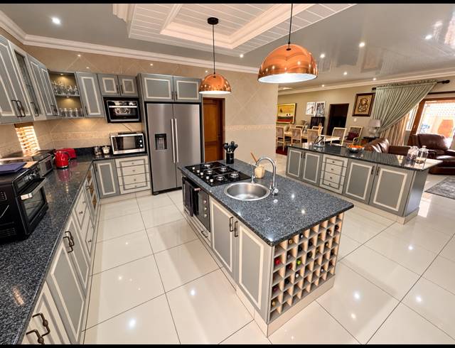 5 BEDROOM HOUSE FOR SALE IN BEN FLEUR